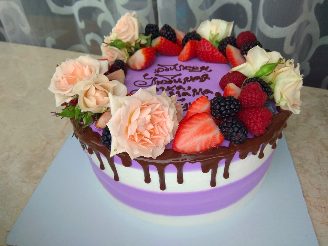 Подарок маме на день рождения: эксклюзивный торт